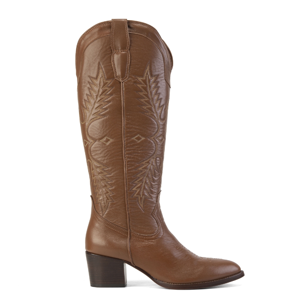 Bota feminina em couro. Compre online CAVAGE